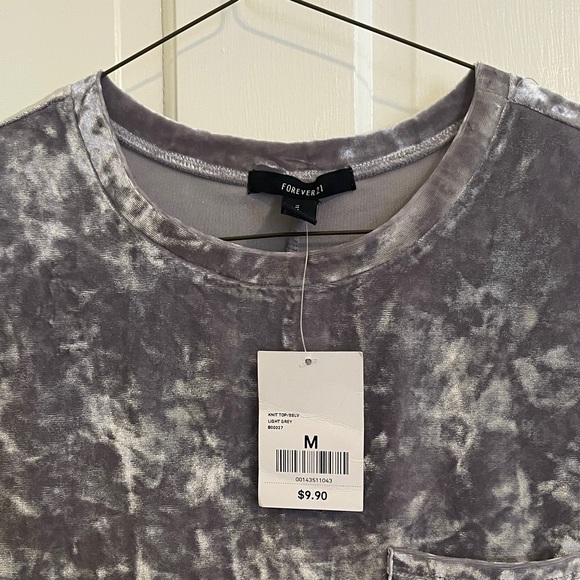 NWT Forever 21 Gray Crushed Velvet Short Sleeve Crop Top with pocket - Picture 2 of 5